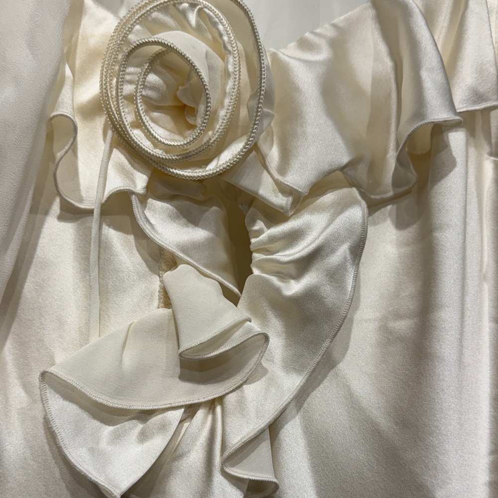 Ivory Ruffled Silk Dress with Sheer Cape - Picture 5 of 9